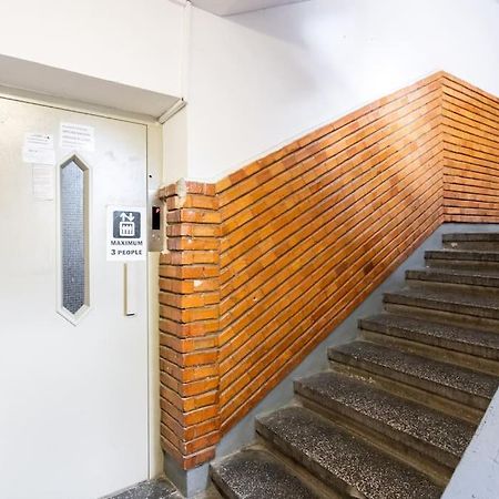 Appartamento Stunning Views 2Br Midtown Flat - Charming Balcony Bucarest Esterno foto